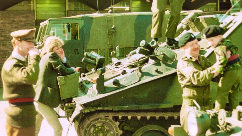 Amante di Lady D. James Hewitt è il vero padre del principe Harry? L'ex capitano di cavalleria vuota il sacco