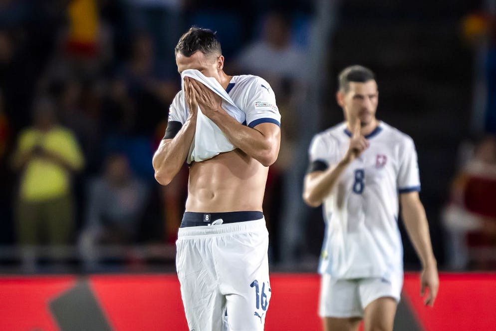 Nonostante due reti segnate ai campioni d'Europa, la Nati non passa a Tenerife.