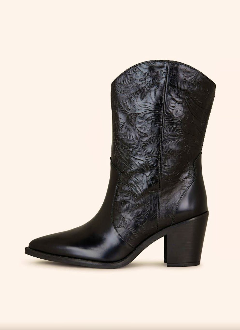Shoe trend 2: Cowboy boots. "Marjal" cowboy boots by Unisa for 165 francs, via Breuninger.