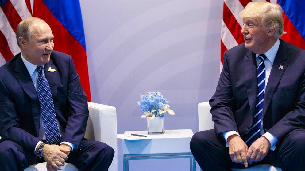 "Des leviers relativement courts" : Vladimir Poutine (à gauche) rencontre le président américain Donald Trump en juillet 2017 lors du sommet du G20 à Hambourg.