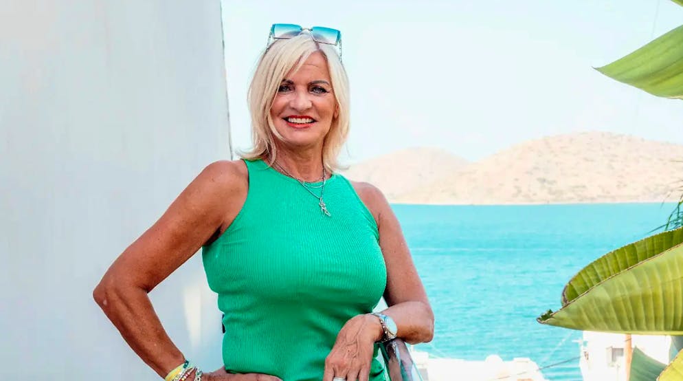 «Golden Bachelor», das sind die Kandidatinnen. Birgit L. (67) aus Timmendorfer Strand (Schleswig-Holstein) hat ein Kind und arbeitet als Modeberaterin. Das ist Liebe für sie: «Tiefe emotionale Gefühle, Aufregung, ständig aneinander denken, körperliche Nähe, lachen.»