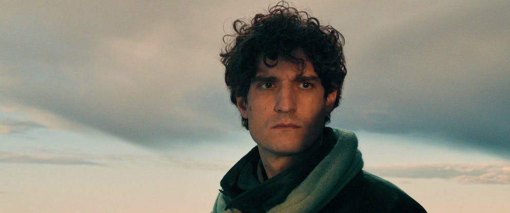 Saint-Ex. Louis Garrel incarne l'écrivain alors âgé de 30 ans, passionné d'aviation.