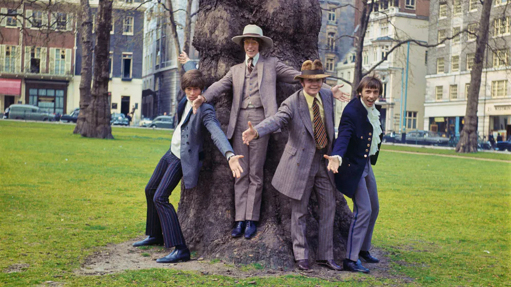 With songs like "To Love Somebody", the brothers Barry, Robin and Maurice Gibb wrote music history under the name Bee Gees. Drummer Colin Petersen, who has now passed away, was formative for a groundbreaking phase of the Australian band.