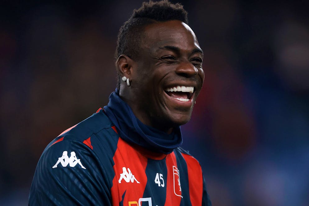 Mario Balotelli, recrue surprise du Genoa fin octobre, a effectué son retour en Serie A quatre ans après sa dernière apparition.