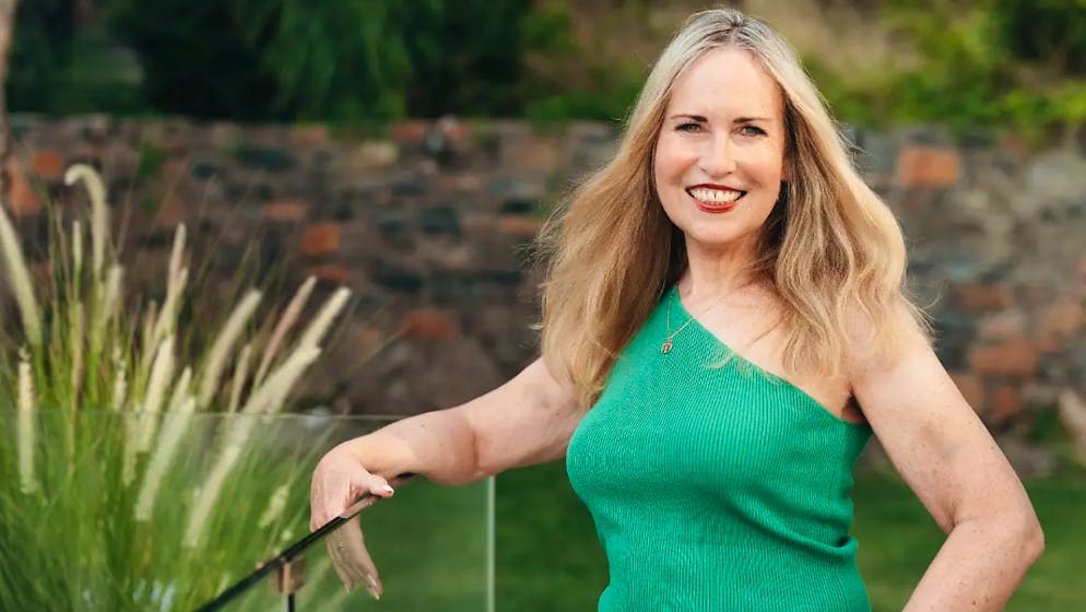 «Golden Bachelor», das sind die Kandidatinnen. Birgit T. (60) lebt Neukirchen-Vluyn (Nordrhein-Westfalen) und hat eine Tochter. Das unterscheidet die Anwältin von den anderen Kandidatinnen: «Ich bin ehrgeizig, zielstrebig und sehr selbstständig und unabhängig. Ich wünsche mir einen Partner, der mein Leben bereichert, aber bin nicht von ihm abhängig. Ich bin authentisch, trotzdem sehr empathisch und kann gut zuhören.»