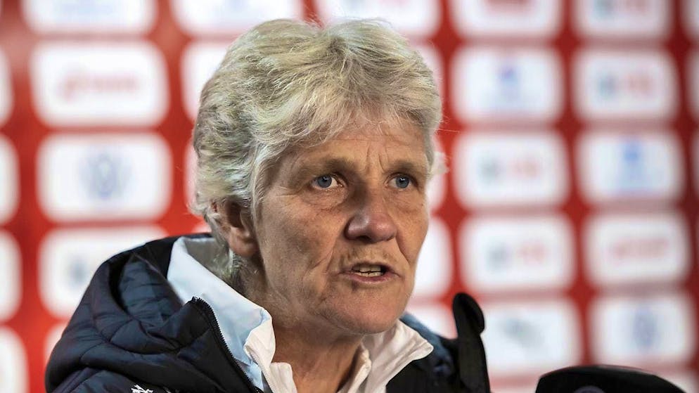 Pia Sundhage explains her thoughts on the line-up