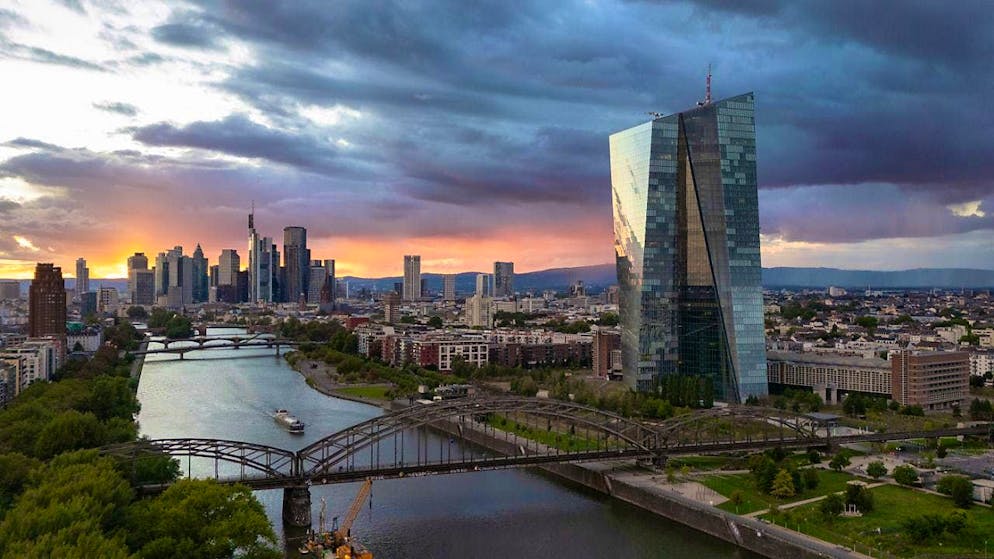 The European Central Bank (ECB) sees a tougher market environment for financial players. Trade conflicts with China or the USA, for example, could exacerbate this development in the eurozone, warn the monetary authorities.(archive image)