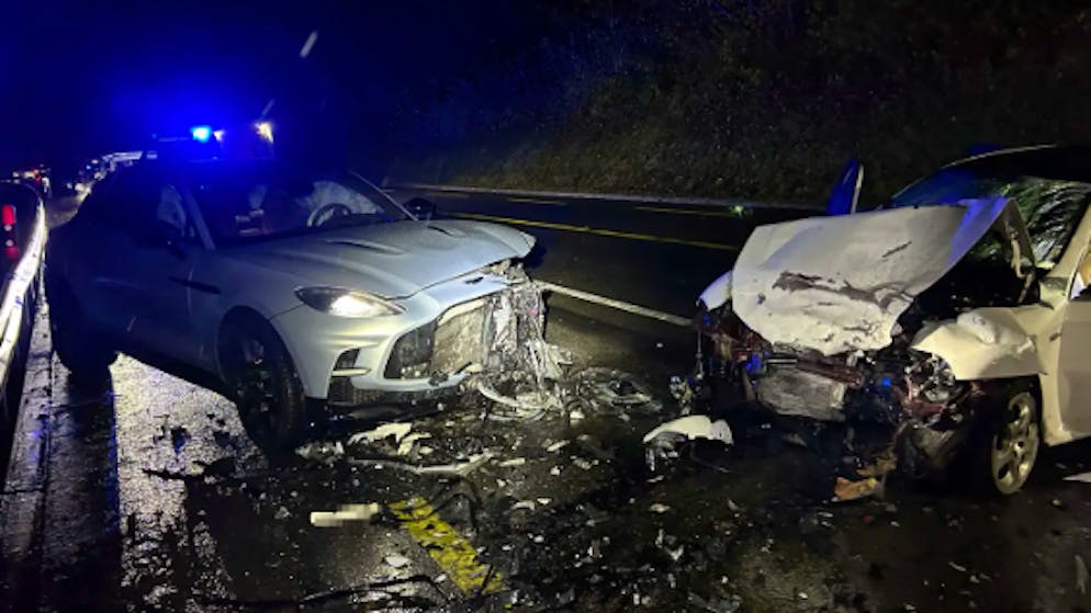 Bizarre accident in Baden. Naked man steals car and crashes head-on with luxury SUV - seriously injured