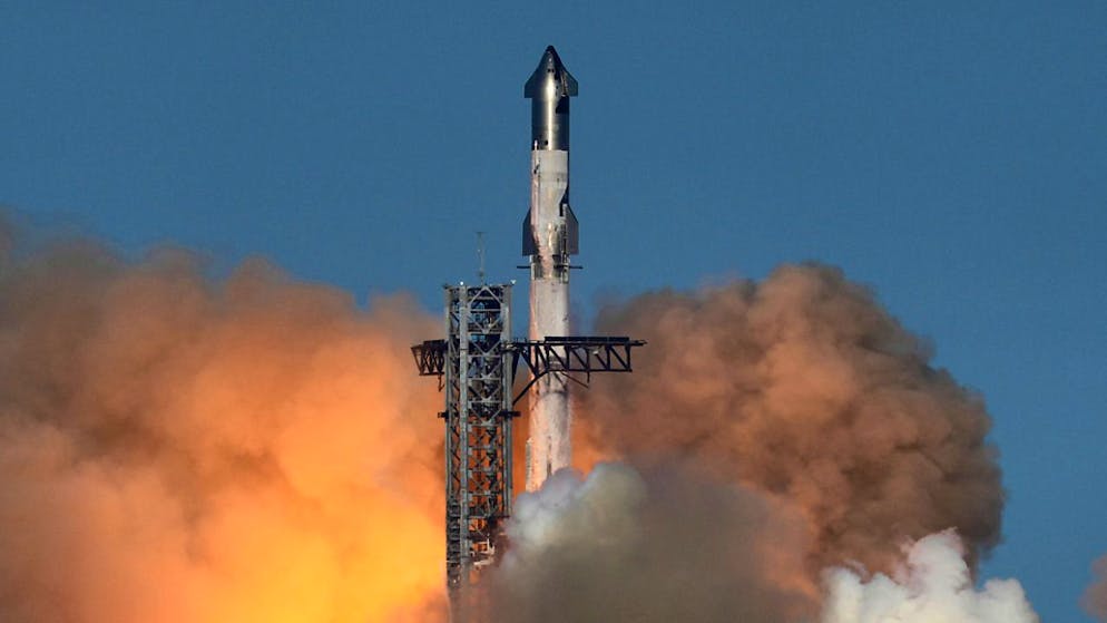 SpaceX's Mega-Rakete «Starship» hebt zu einem Testflug von der Starbase in Boca Chica, Texas, ab.