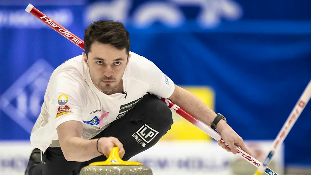Benoit Schwarz-van Berkel is currently playing the last two stones in the Swiss team