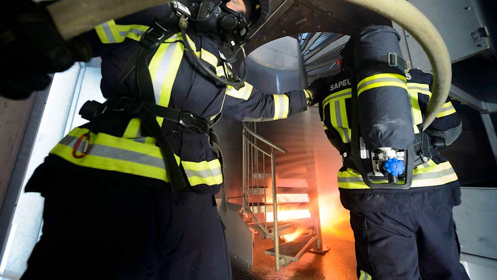 Les pompiers sont à pied d'oeuvre pour éteindre les flammes (image d'archives).