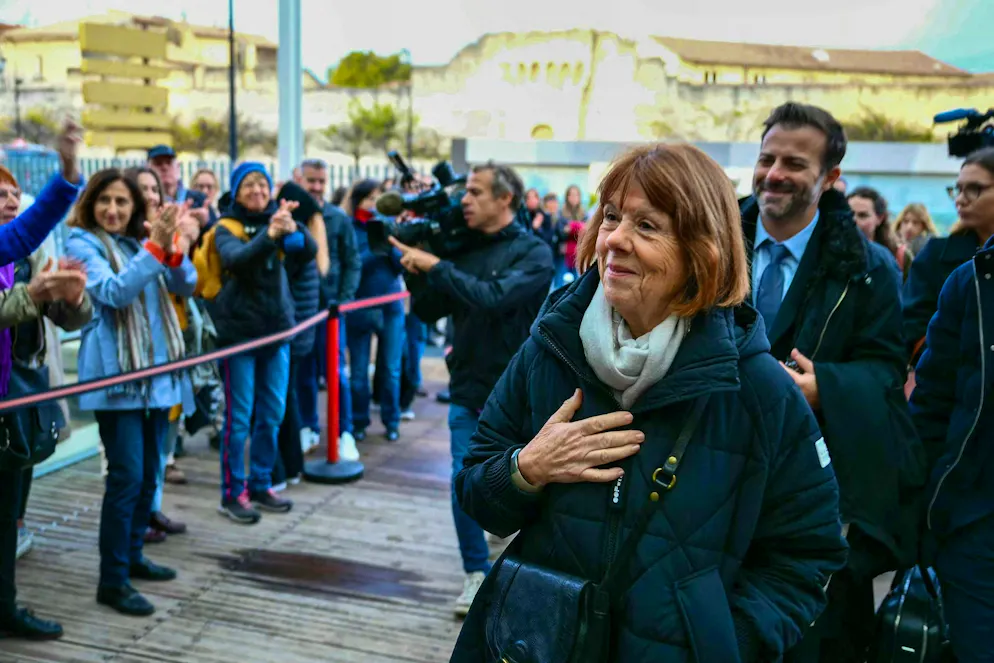 Lawyer in Avignon trial: all contributed to martyrdom - Gallery. Dozens of people come to court every day to support Gisèle Pelicot.