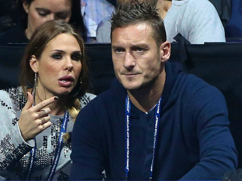 Ilary Blasi e Francesco Totti (immagine d'archivio).