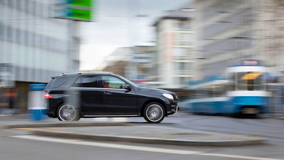 In città i SUV non sono sempre amati da pedoni e altri utenti della strada.