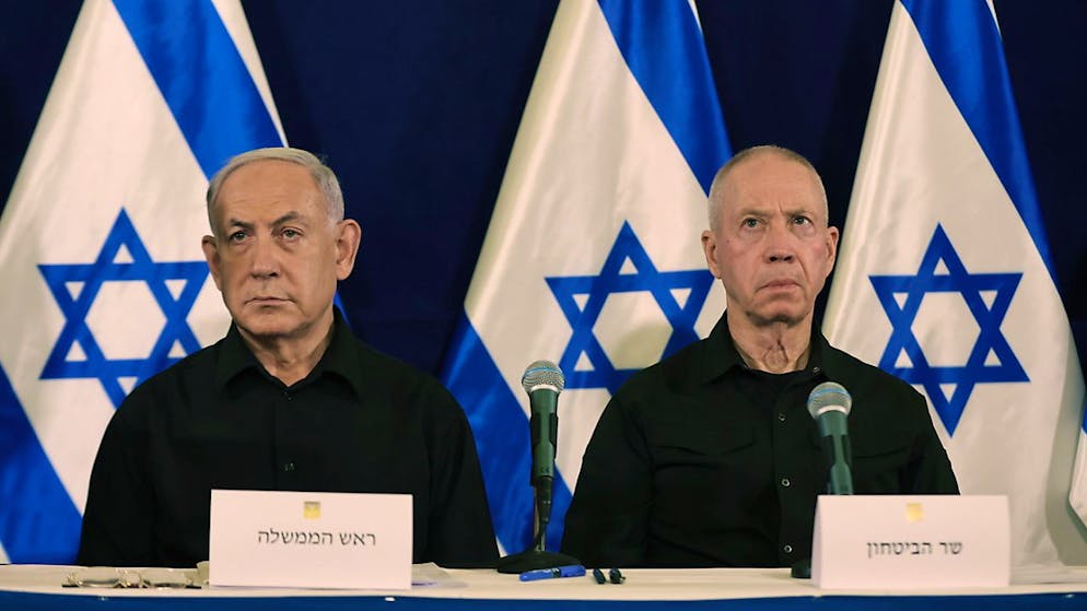 Il primo ministro israeliano Benjamin Netanyahu e l'ex ministro della difesa Yoav Gallant
