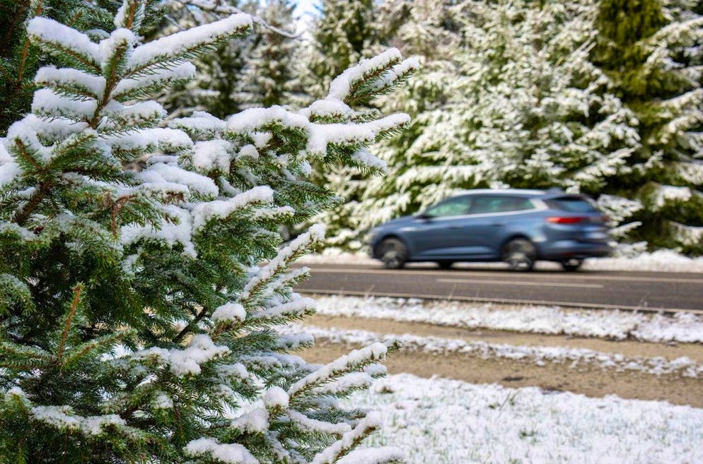 Conditions on the roads are more difficult for drivers in winter.