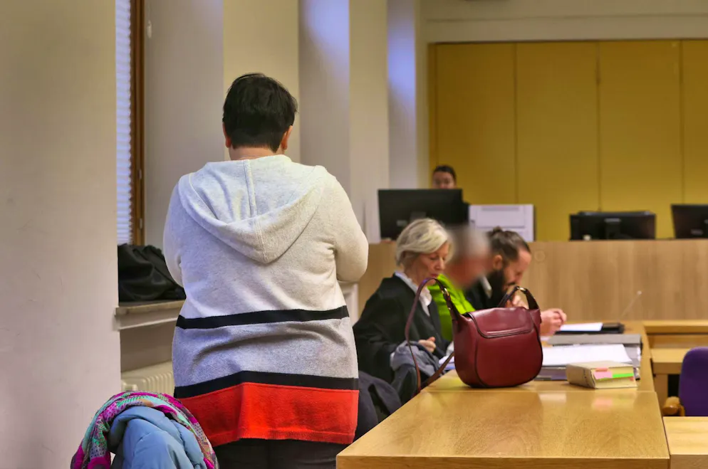 Emaciated girl dies - parents express feelings of guilt - Gallery. The accused mother in the courtroom at Schweinfurt District Court: "I am very sad and feel very guilty towards Pauline."