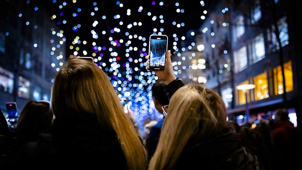 Con l'arrivo della neve l'atmosfera si è fatta più natalizia in Svizzera.