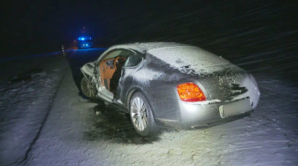 In Hugelshofen zwei Luxusautos crashed. 