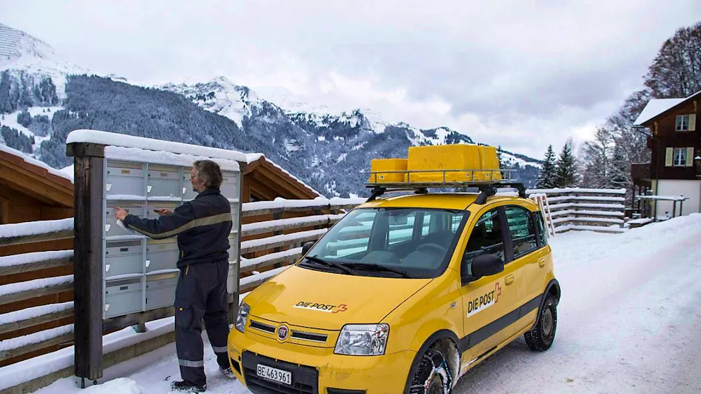 Difficult conditions are currently also affecting Swiss Post's delivery and collection services. (archive picture)