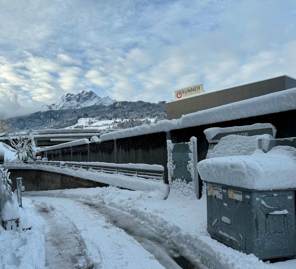 Wintereinbruch Schweiz November 2024. Viel Neuschnee auch am Fusse des Pilatus in Kriens LU