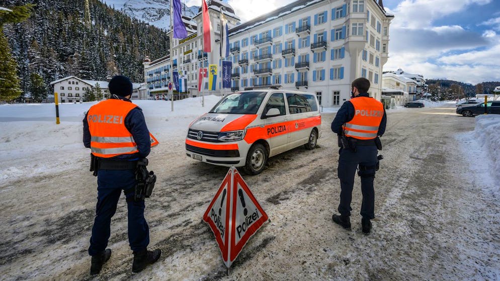 Fioccano denunce. Grigioni: molti disagi e incidenti a causa della neve