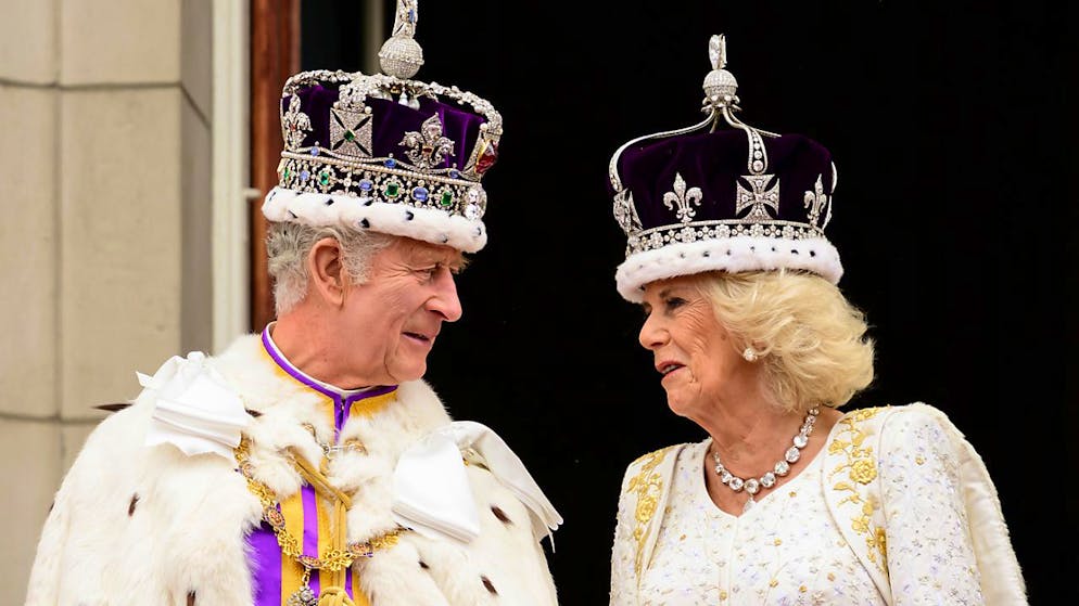 Il re Carlo III e la regina Camilla dopo l'incoronazione (foto del 6 maggio 2023)