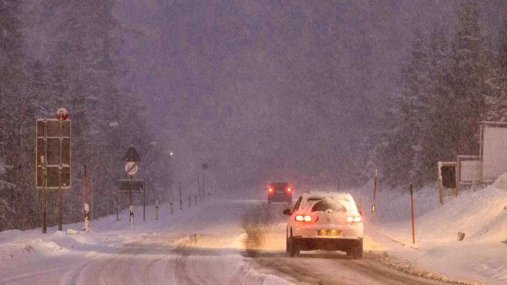 The police reported many icy accidents.