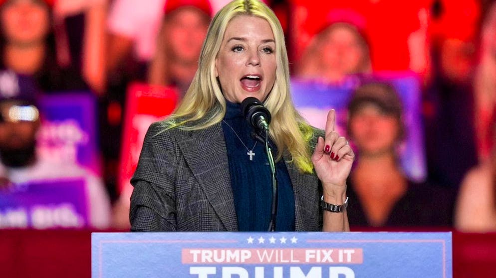 ARCHIVE - Former Florida Attorney General Pam Bondi speaks at a campaign rally. Photo: Alex Brandon/AP/dpa