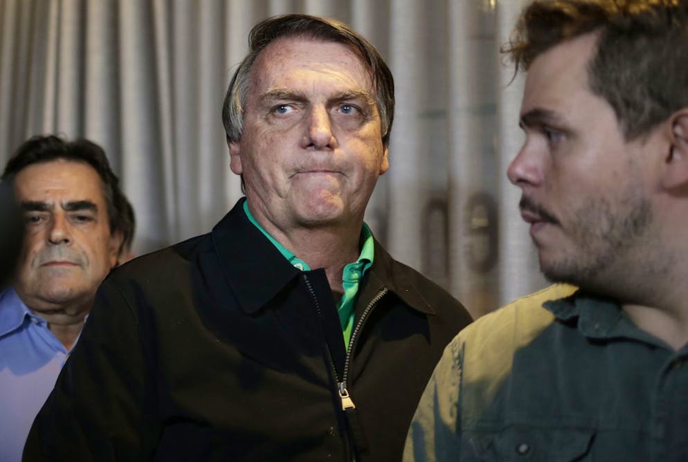 Déjà condamné à huit ans d'inéligibilité, M. Bolsonaro est visé par plusieurs autres enquêtes, mais c'est cette affaire qui pourrait avoir le plus grand impact politique.