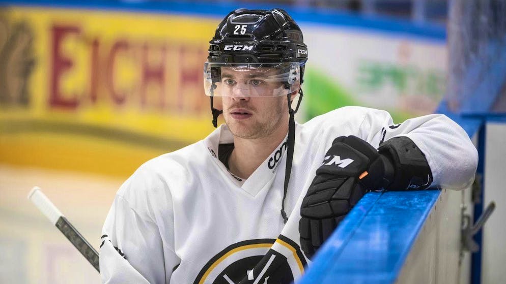 Lugano's Mirco Müller will have to settle for a spectator role in the near future