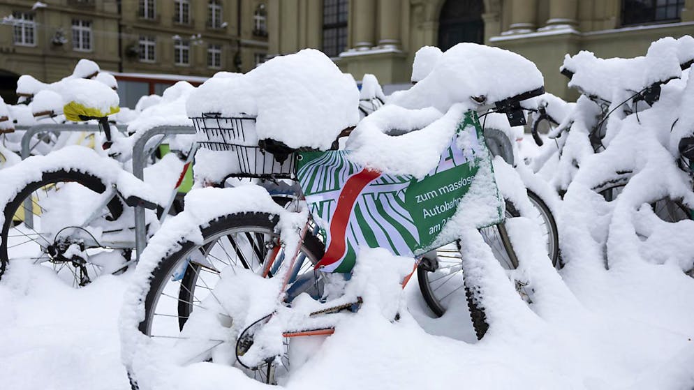 Dopo le abbondanti nevicate degli scorsi giorni in gran parte della Svizzera il weekend è iniziato con temperature sotto lo zero.