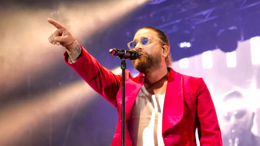 "Gelterkinden, how are you? Are you up for a two-hour party?": Baschi at the start of his anniversary concert in his home town of Basel.