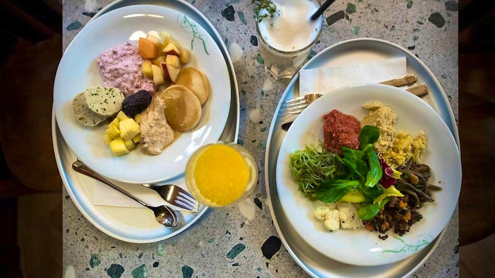 5.3 percent of Swiss men and women do not eat meat. The proportion of female vegetarians is significantly higher than that of men.(archive image)