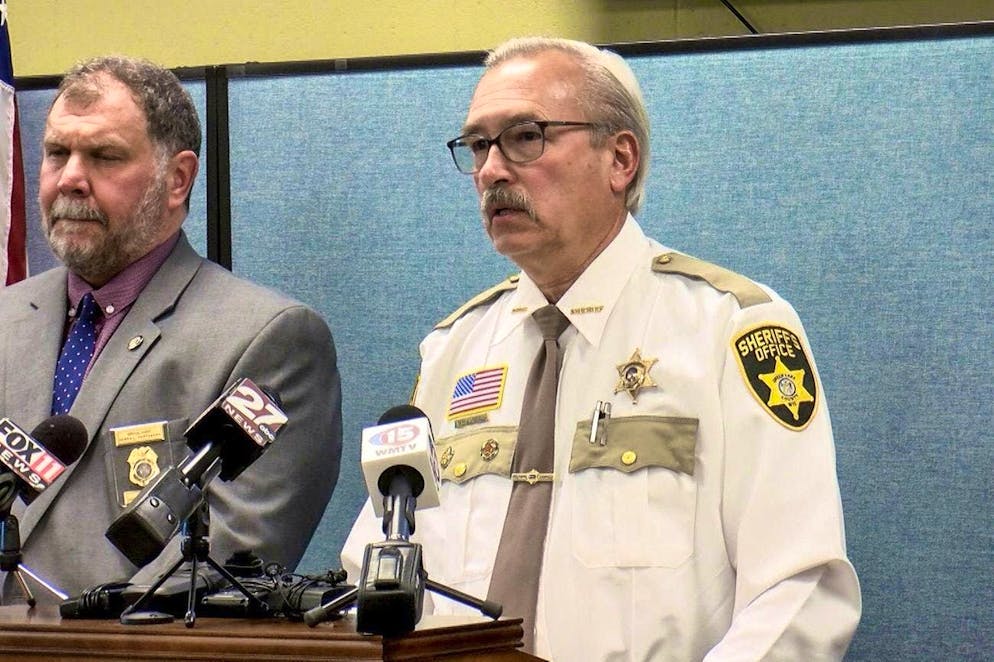 Al momento non hanno ancora localizzato l'uomo scomparso: lo sceriffo della contea di Green Lake Mark Podoll è già certo che la sua morte per annegamento sia stata inscenata.