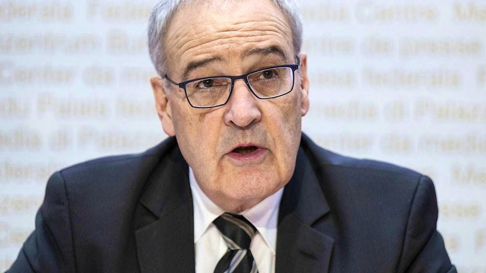 Economics Minister Guy Parmelin has called on the parties concerned to be willing to compromise following the defeat of two rental law proposals.