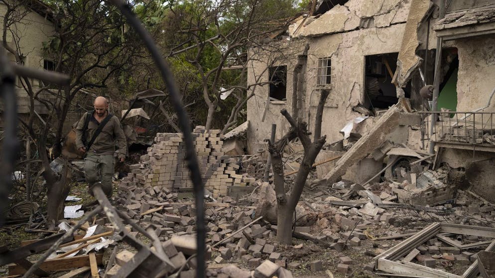 Medio Oriente. Pioggia di razzi di Hezbollah sulla Galilea dopo il raid a Beirut. Borell: «Sull'orlo del collasso»