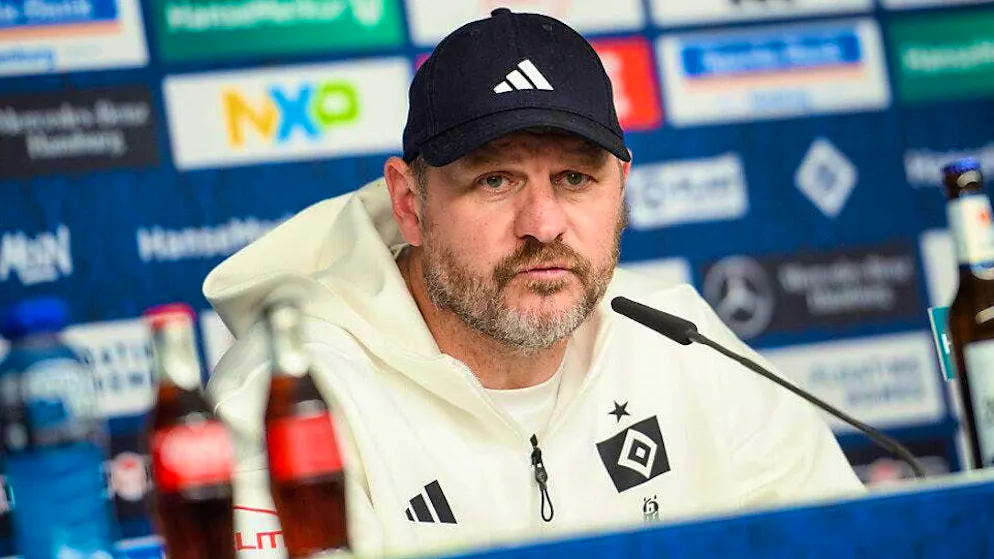 Coach Steffen Baumgart is released by HSV.