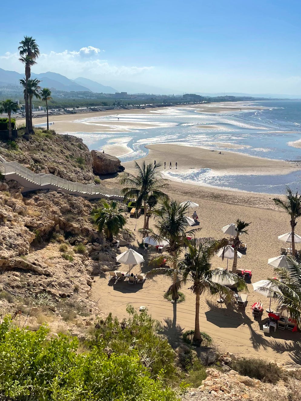 Reisebericht Oman. Auch Baden kannst du in der Hauptstadt. Einer der beliebtesten Strände von Maskat: der Qurum Beach.