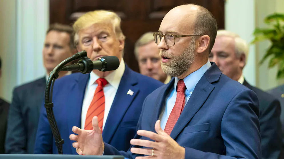 Donald Trump (l.) during his first term with Russell Vought (r.), who was already Director of the Office of Management and Budget (OMB) at the time. (October 9, 2019)