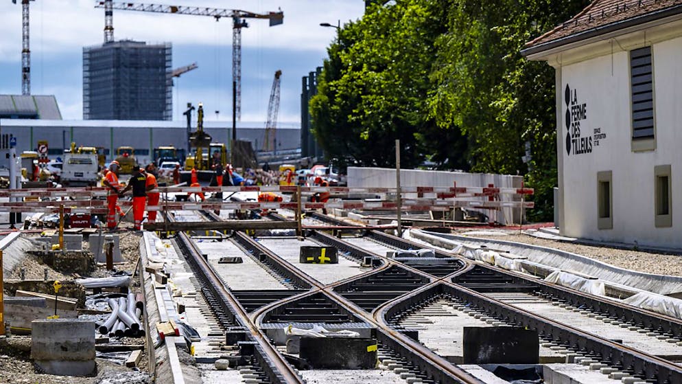 Industrie et construction ont connu un essor moins vifs que les services en termes d'emplo  au troisième trimestre.