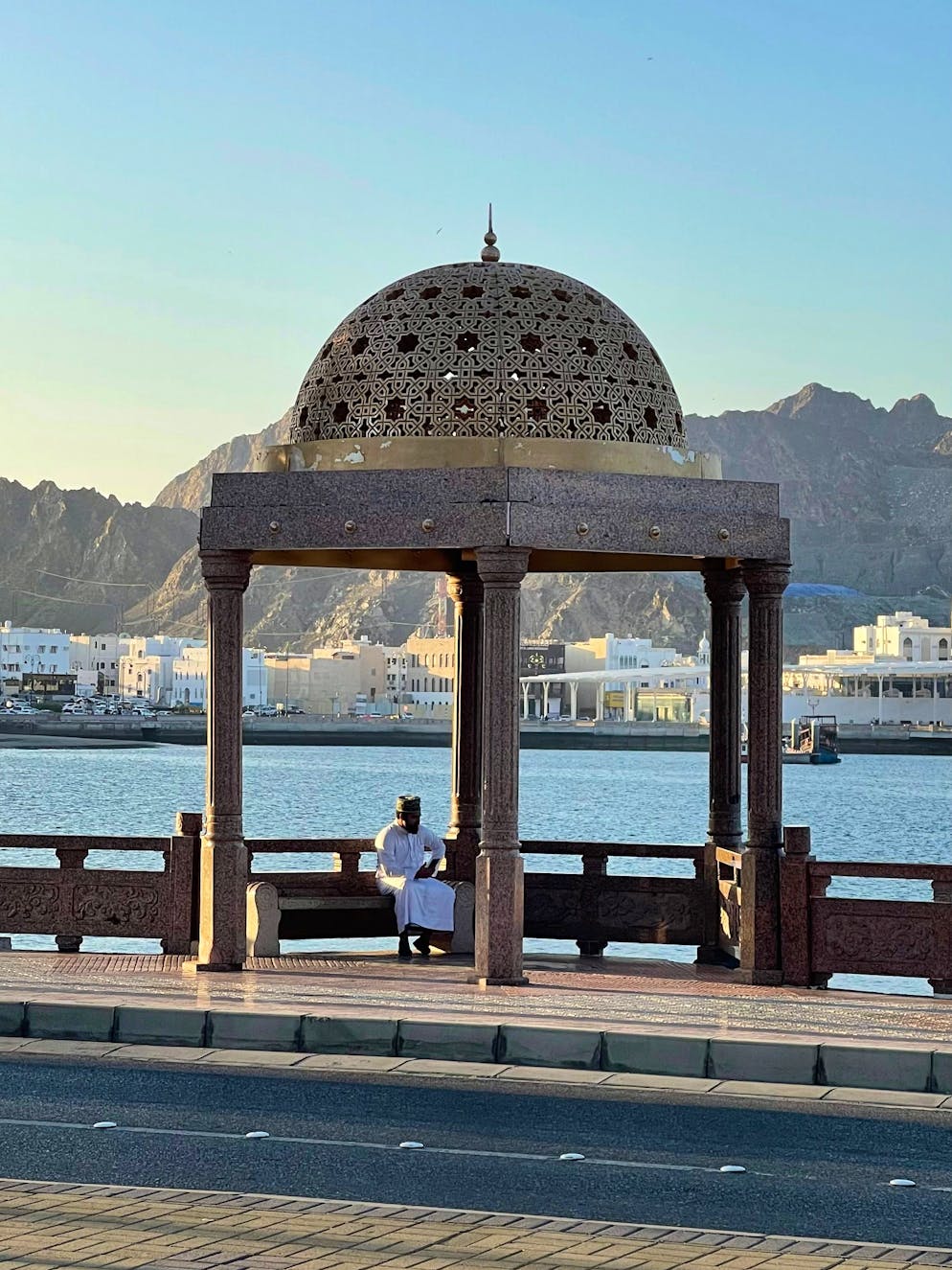Reisebericht Oman. Die Uferpromenade Mutrah Corniche lädt zum Flanieren ein.