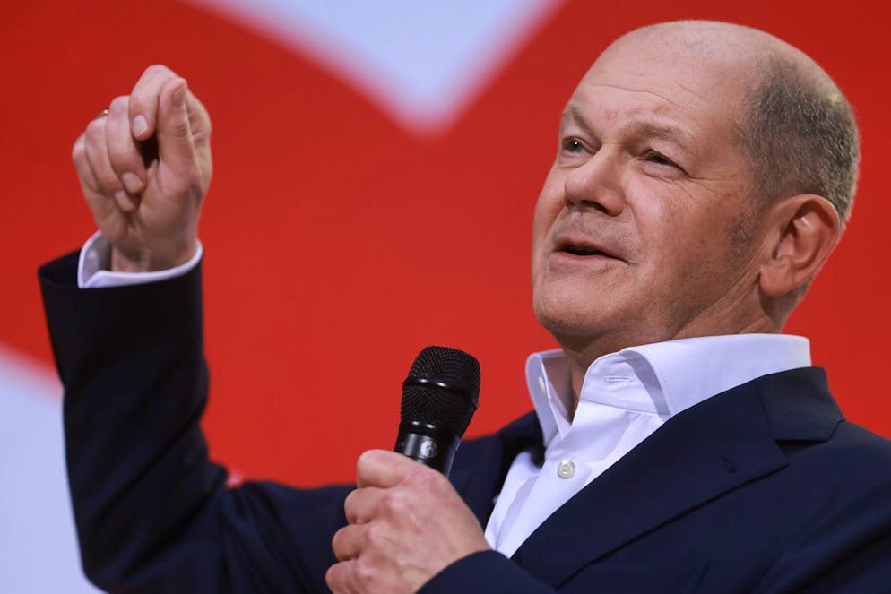 Olaf Scholz durante una conferenza stampa che ha avuto luogo lunedì 25 novembre al quartier generale dell'Spd, la Willy-Brandt-Haus. 