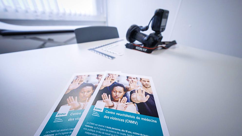 Les infirmières forensiques du centre neuchâtelois de médecine des violences auront notamment un appareil photo à disposition pour documenter les lésions.