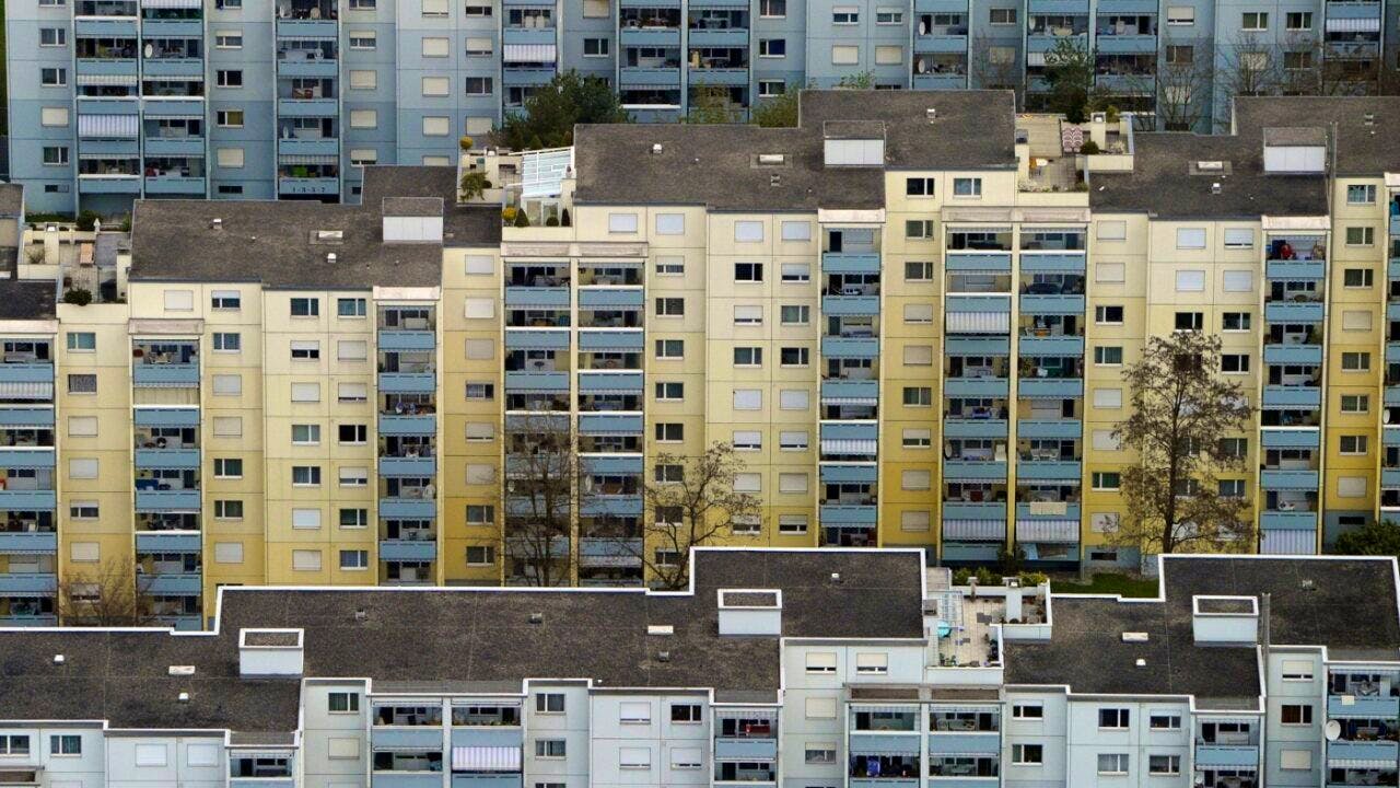 Real estate. Almost 30,000 people are affected by vacancies every year