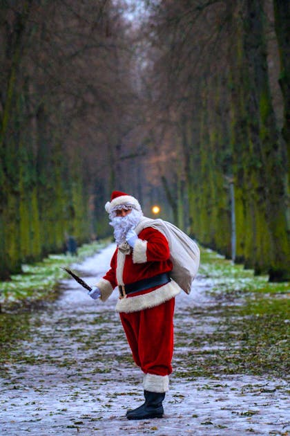 Strafanzeige eingereicht: Samichlaus schlägt Bub (4) Rute ins Gesicht ...
