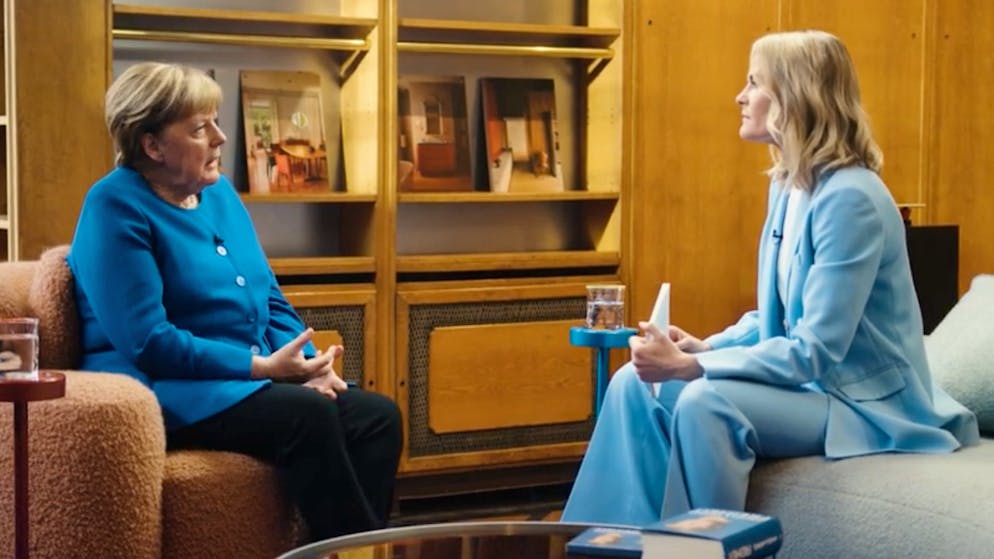 Angela Merkel and Hazel Brugger support a study as part of the Memoirs of the Alte Community.