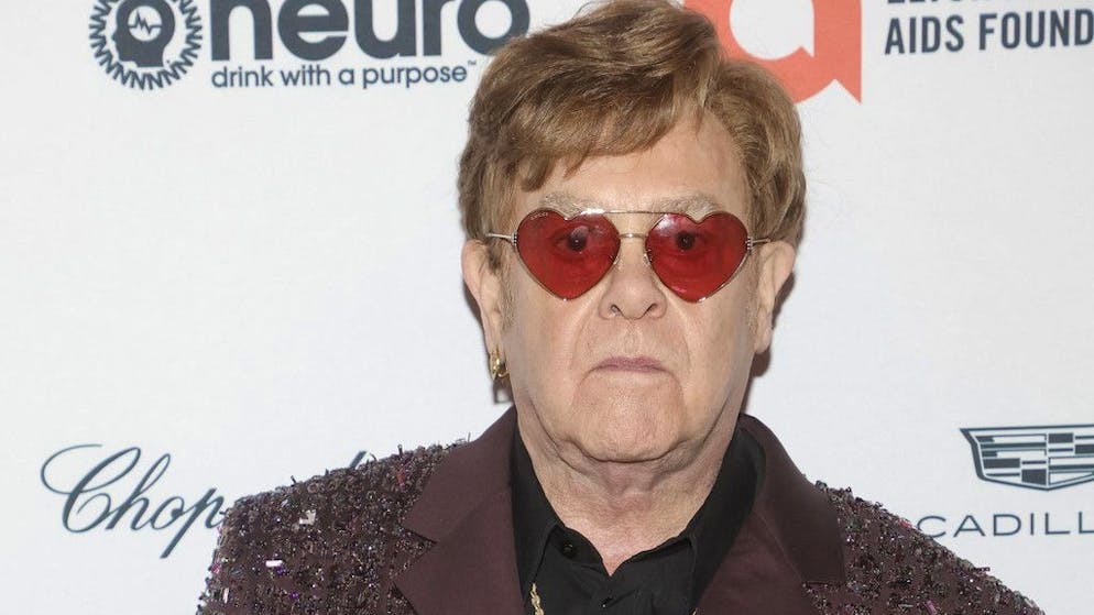 Problemi di salute. Elton John: «Non vedo più dall'occhio destro»