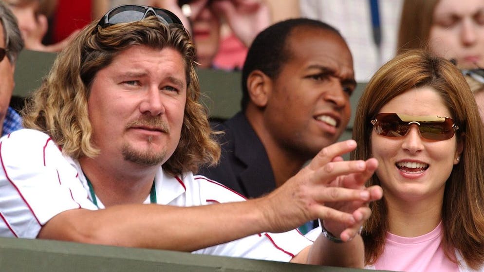 Sportivi illustri morti nel 2024. Peter Lundgren (qui in compagnia di Mirka Federer) e morto a soli 59 anni. Dopo aver smesso i panni di giocatore è stato allenatore di Roger Federer,  Stan Wawrinka, Marat Safin, Marcelo Ríos e Grigor Dimitrov.