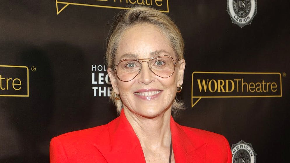 Si trasferirà in Italia?. Sharon Stone furiosa per l'elezione di Trump: «Gli americani sono ignoranti»